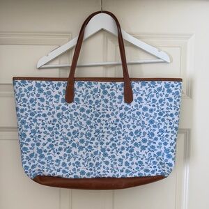 ❤️ Barrington Gifts - zippered St. Ann